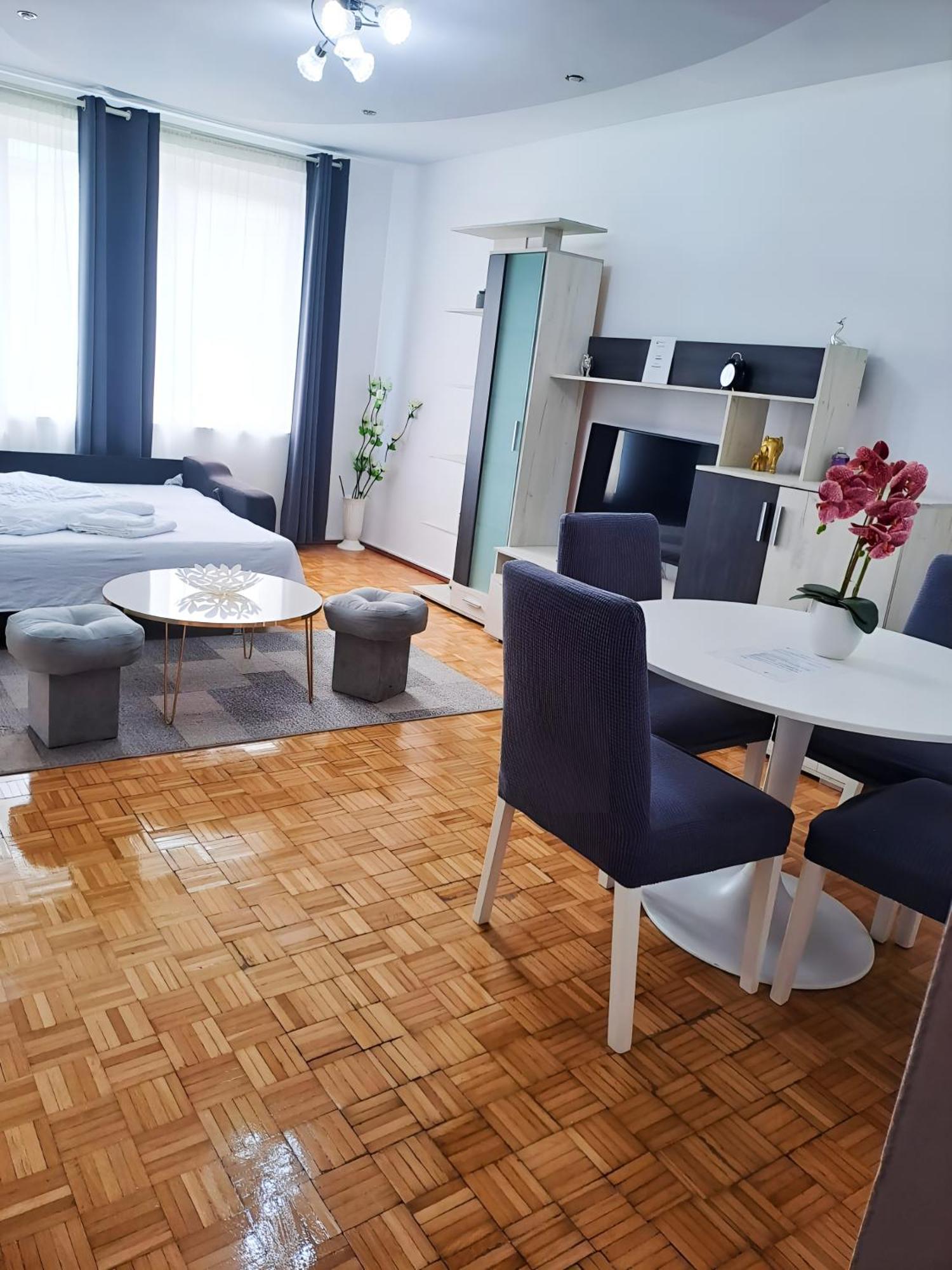 Chic Comfort 1Bdr With Landmark View - Concerthall Бухарест Екстер'єр фото
